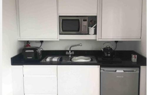 Hertford Apartment | Riverview Retreat: Modern Amenities in Town Centre