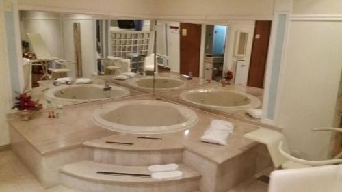 Regiao Urbana Homogenea XXVI Hotel | Heru's Motel: Oceanfront Escape with Pool and Hot Tub