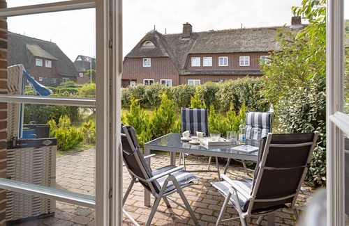 List Apartment | Welcome to Appartement East Side: Oceanfront Comfort Awaits