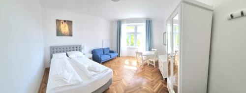 Stuwerviertel Apartment | Discover Eco-Friendly Comfort at Küss die Hand 3