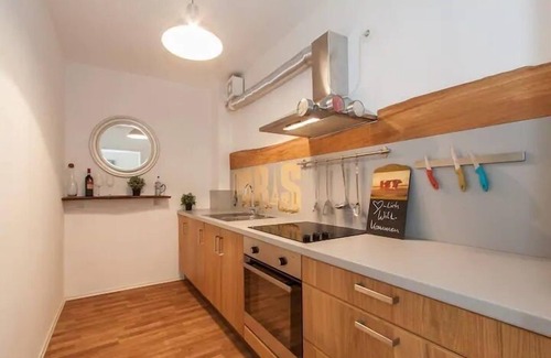 Wurzburg City Centre Apartment | Central Gem in the Old Town with Family-Friendly Amenities
