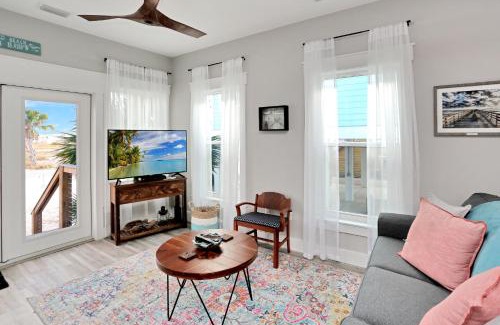 Mexico Beach House | Cozy Hesed Beach Cottage: Family-Friendly Retreat Awaits