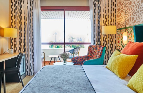 Huerta del Pilar Hotel | Discover Hesperia Sevilla: 4-Star Comfort with Spa & Pool