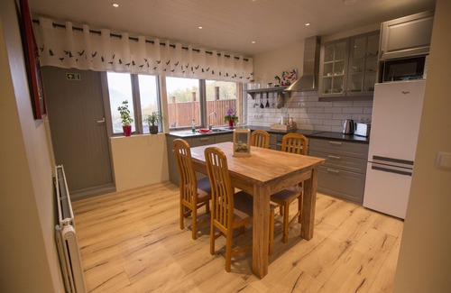 Varmahlid Apartment | Top-Rated Hestasport Apartment with Spa & Hot Tub Access