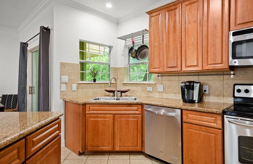 Riverside House | Hestia: Modern 3BR Townhome in Austin with Pet-Friendly Perks