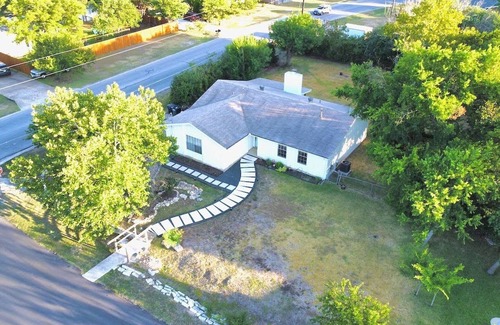 Leander House | Experience Hestia: Tropical Boho Haus with Family Amenities