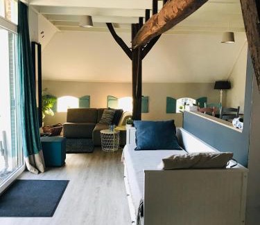 Ruitenveen Apartment | Oceanfront Retreat at Het Achterhuis - Highly Rated Getaway