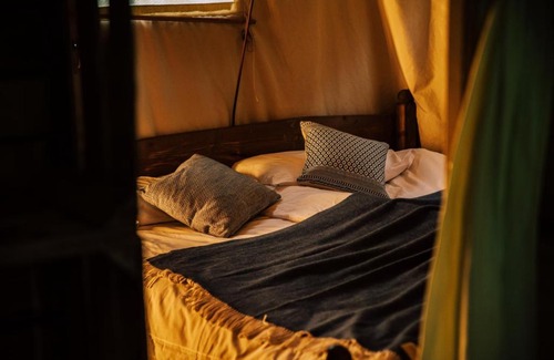 Vierakker Other | Pet-Friendly Retreat at Het Boshuis with Hot Tub Access