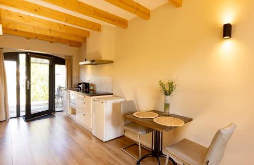 Stadsdam Apartment | Discover Comfort at Het Dijkje Utrecht - Rated 9/10!