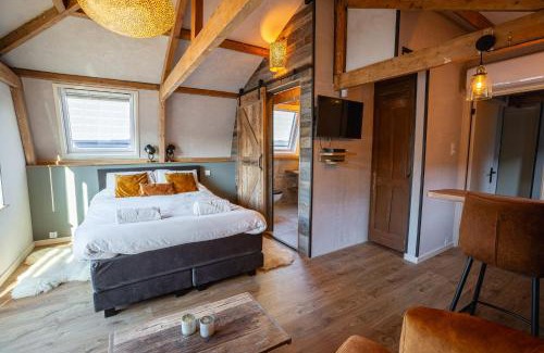 Den Burg Bed & Breakfast | Dreamy Retreat at Het Droomatelier - Guest Rated 9/10
