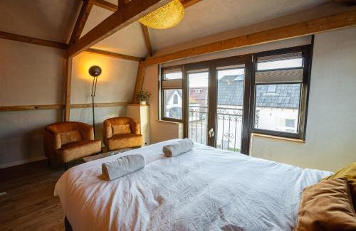 Den Burg Bed & Breakfast | Dreamy Retreat at Het Droomatelier - Guest Rated 9/10