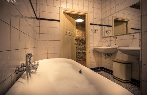 Luttenberg Hotel | Discover Comfort at Het Spijkerhuys – Pet Friendly Stay