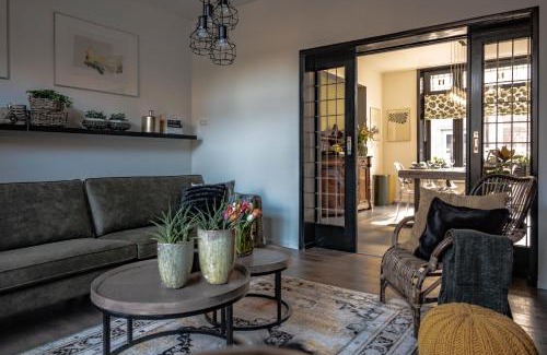 IJzendijke Apartment | Beautiful Het Zeeuwse Bloemenhuis with Ocean Views