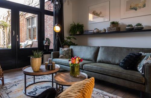 IJzendijke Apartment | Beautiful Het Zeeuwse Bloemenhuis with Ocean Views