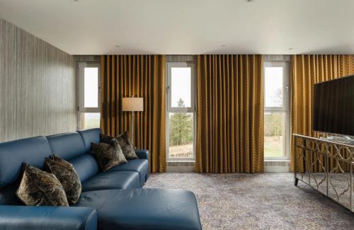 Clarencefield House | Discover Hetland Hall Hotel: 4-Star Comfort with Hot Tub