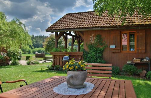 Tragweis Resort | Oceanfront Retreat: Heumanns Blockhaeuser am Wald, 9/10 Rated
