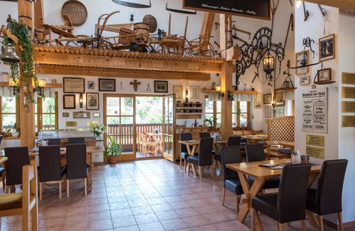 Krumau am Kamp House | Pet-Friendly Heurigengasthof Prinz: Rated 8.3 by Guests