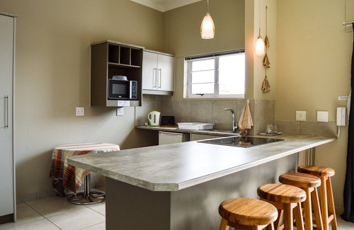 Vineta Apartment | Discover Heuschneider Platz: Family-Friendly 3 Bedroom Stay
