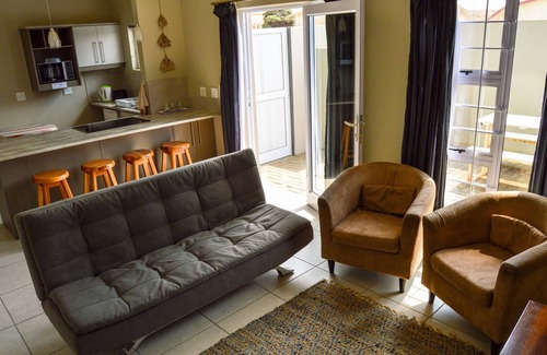Vineta Apartment | Discover Heuschneider Platz: Family-Friendly 3 Bedroom Stay
