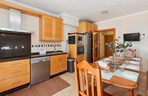 Churriana House | Experience Hevres El Capricho: Oceanfront Bliss Awaits