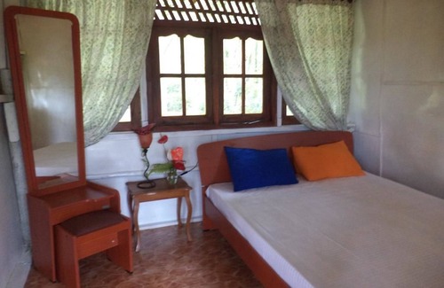 Hewaheta House | Inviting Hewaheta Hideaway with Breakfast & Family-Friendly Perks