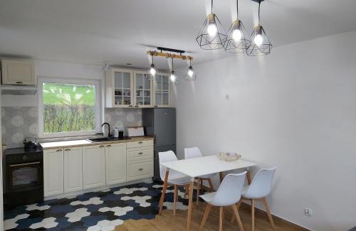gmina Srokowo House | Hexagon Honey House: Beachfront Retreat with Scenic Lake