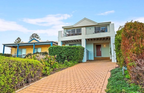 Port Elliot House | Hey Boomer - 2-8 Railway Tce, Port Elliot