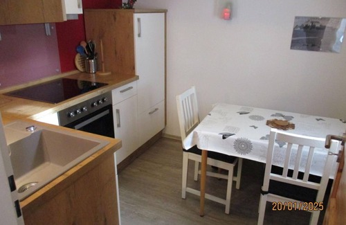 Trauchgau Apartment | Heyartz, Ferienwohnung Peter - FeWo. I 1. Stock/Wohn-Schlafraum/Dusche