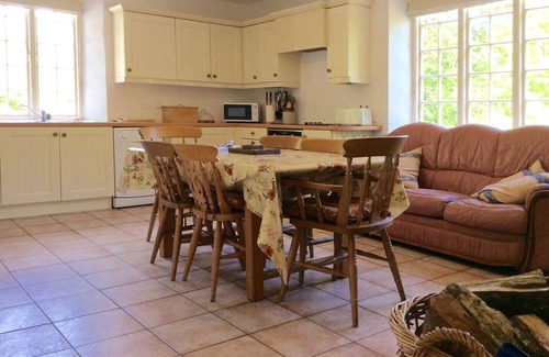 Minehead Cottage | Welcoming Heyden Cottage: Pet-Friendly Retreat in Minehead