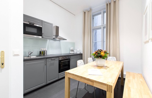 Alservorstadt Apartment | Convenient HeyMi Apartments in City Center with Breakfast