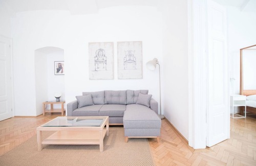 Weißgerber Apartment | Discover HeyMi Apartments Stadtpark: Family-Friendly Retreat