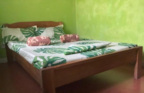 Sipalay House | Ocean View HFA Bldg: Highly Rated and Family-Friendly Stay