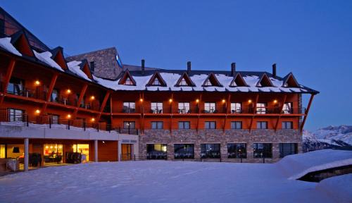 Formigal Hotel | HG Alto Aragón: 4-Star Retreat with Pool and Spa
