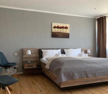 Neustadt-Hambach Hotel | Pet-Friendly Comfort at Hotel Garni Helbig - 8.7/10 Rated