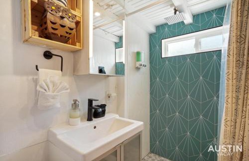 Blackshear-Prospect Hill Apartment | Featured Tiny Home with Hot Tub, Near East 6th St