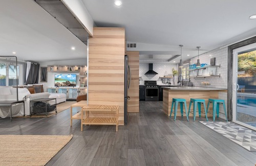 Vista House | Coastal Retreat: Guest Rated 10/10, Close to Beaches & More!