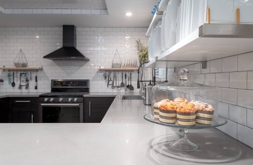 Vista House | Coastal Retreat: Guest Rated 10/10, Close to Beaches & More!
