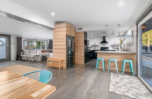 Vista House | Coastal Retreat: Guest Rated 10/10, Close to Beaches & More!