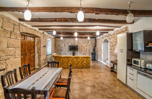 Kircija Villa | Family-Friendly Getaway at HH Šterna - Pet Welcoming Retreat
