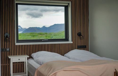 Hornafjörður House | HH Gisting: Family-Friendly Stay with Breakfast Included