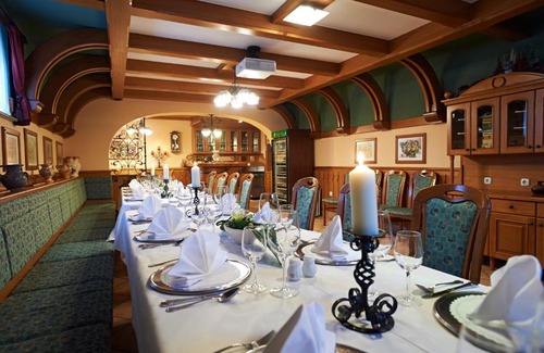 Sencur Hotel | Prime Location: Hiša Ančka, 3 Min to the Airport