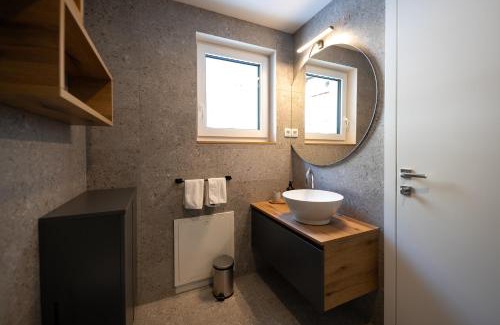 Gozd Martuljek House | Remarkable Hiša Zima: Family-Friendly with Pool & 9.9 Rating