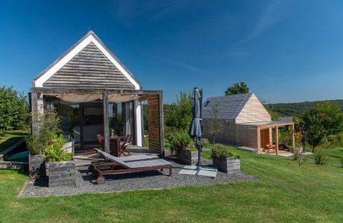 Tisina House | Guest Rated 10/10: Hišice Čarna - Family-Friendly Retreat
