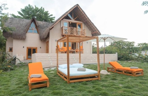 Tierra Bomba Island House | Discover Hi Cartagena Villa Moje Laska Beach Club Retreat