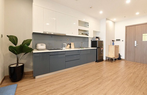 Ngoc Khanh Apartment | Vinhomes Metropolis: Deluxe 1BR Apartment with Ocean View