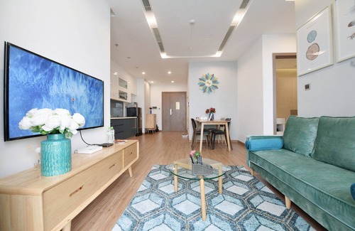 Ngoc Khanh Apartment | Vinhomes Metropolis: Deluxe 1BR Apartment with Ocean View
