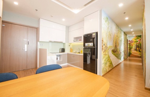 Ba Dinh Apartment | Cozy 3BR Apartment with Pool & Ocean View at Vinhomes Metropolis