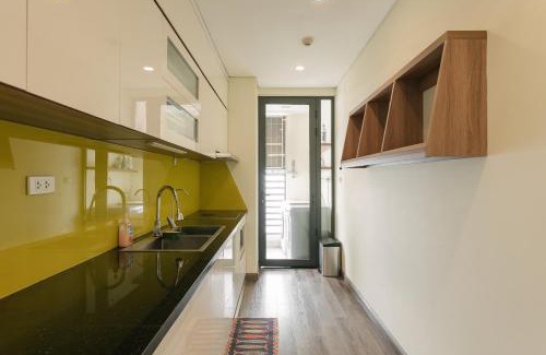 Dong Da Apartment | Cozy Hi-Home: City View Apartment with Pool in Hong Kong