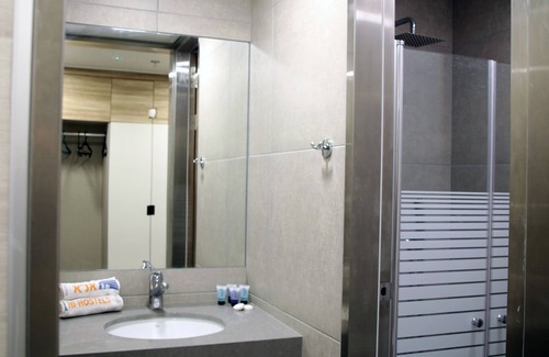 Jerusalem House | Cozy HI Rabin Jerusalem Hostel with Family-Friendly Amenities