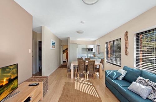 Avoca Beach Apartment | Hi Surf 2 - Oceanfront Bliss with Pool and Breakfast